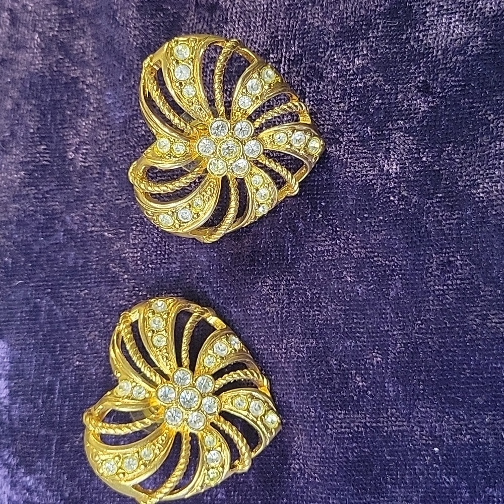 Avon Romantic Trellis Heart Pierced Earrings With Surgical Steel Posts